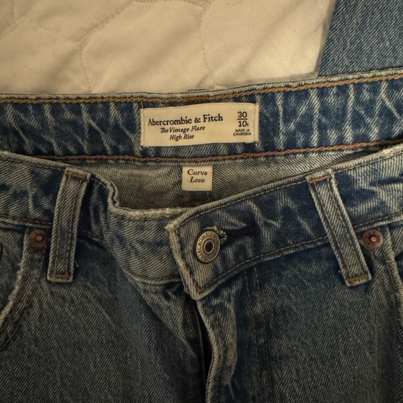Abercrombie & Fitch Denim - Abercrombie & Fitch High Rise Jeans